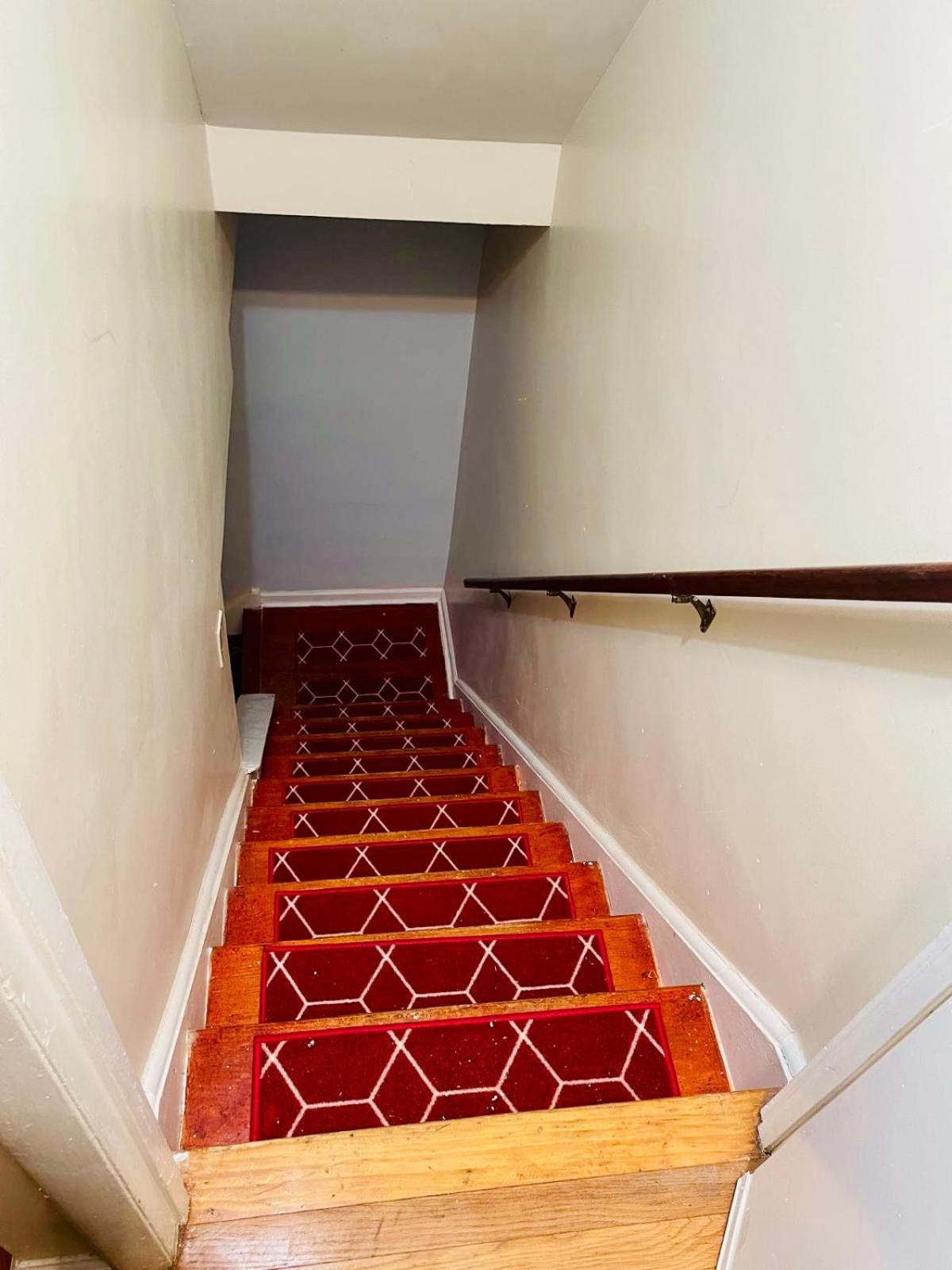 2 Bedroom Lower Level Unit 1 & Half Bath Md #1 *
