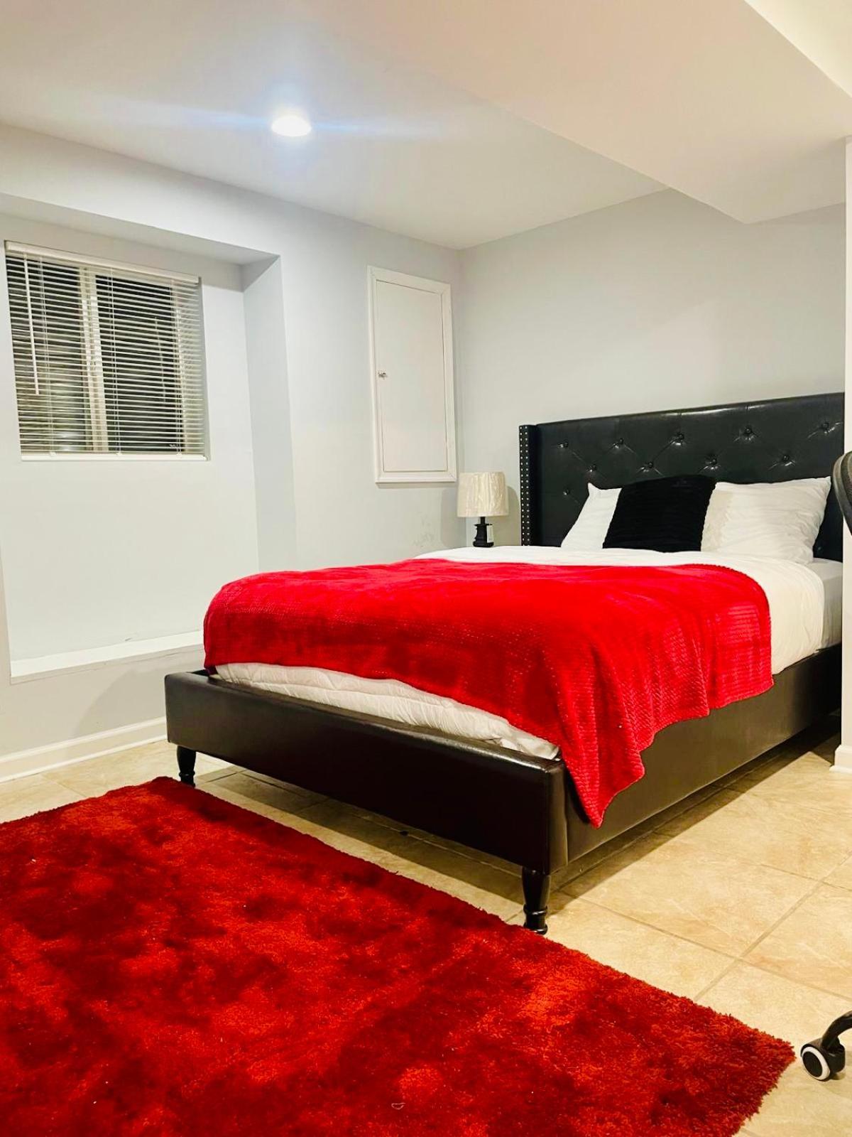 2 Bedroom Lower Level Unit 1 & Half Bath Md #1 *