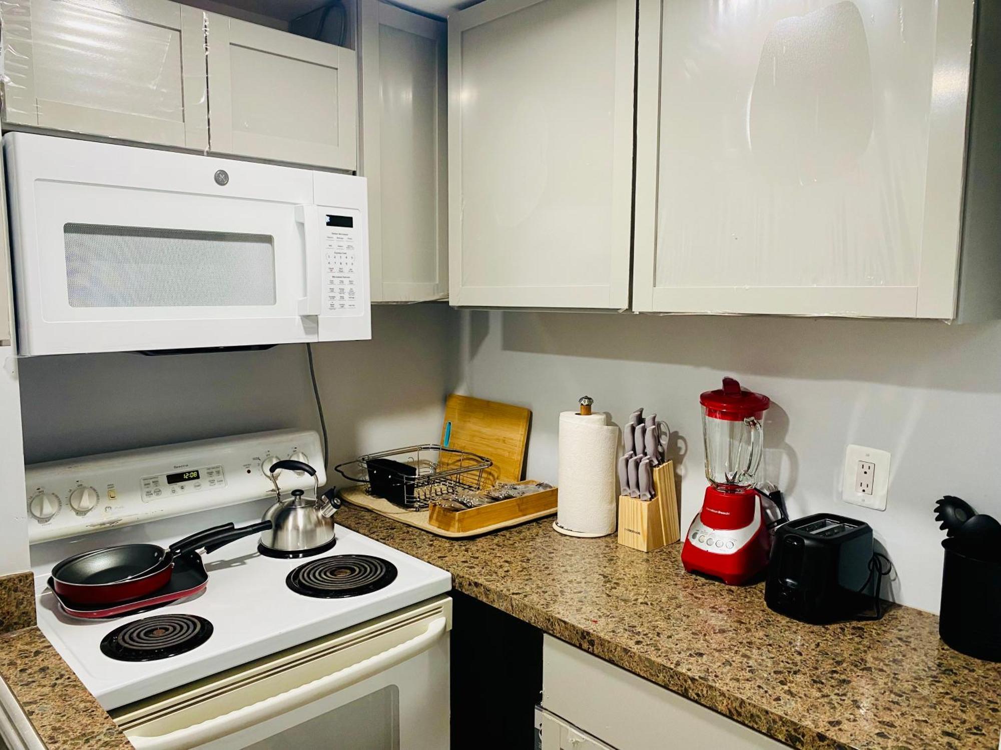 2 Bedroom Lower Level Unit 1 & Half Bath Md #1 * Laurel